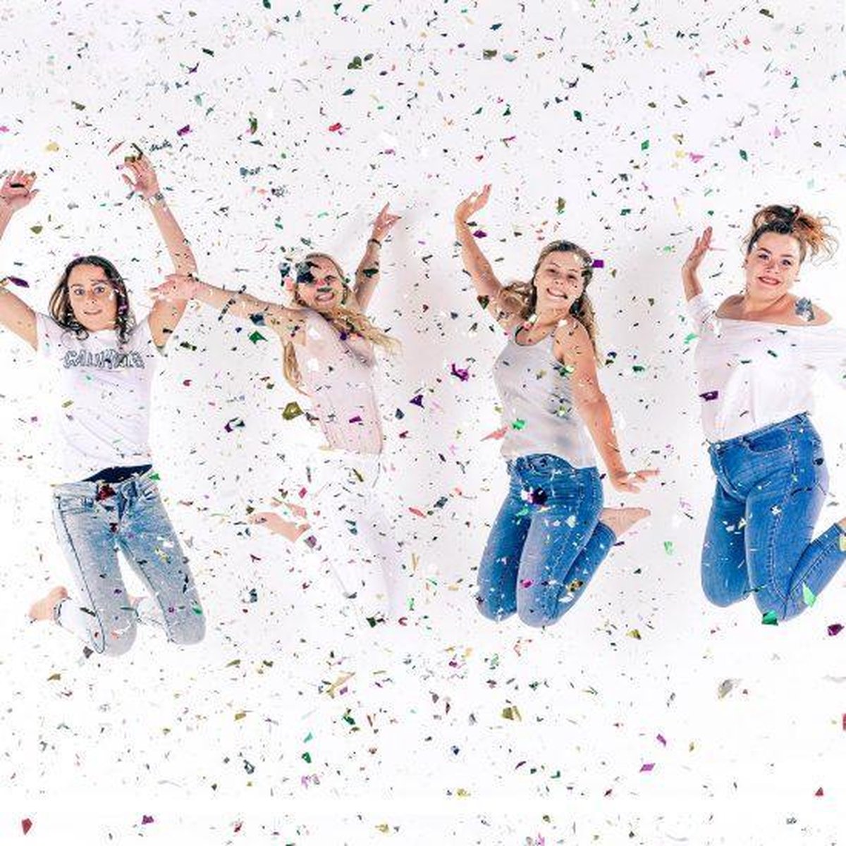 Party fotoshoot + 13x18 afdruk voor iedereen cadeaubon. Op meerdere locaties in Nederland
