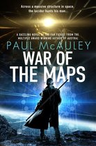 Boekomslag van 'War of the Maps' door Paul McAuley, met een figuur op een heuvel die uitkijkt over een futuristische structuur in de ruimte.