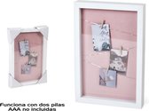 Fotolijstje John – met lampje en knijpers – Lijst met kleine knijpers om foto’s op te hangen – Wit