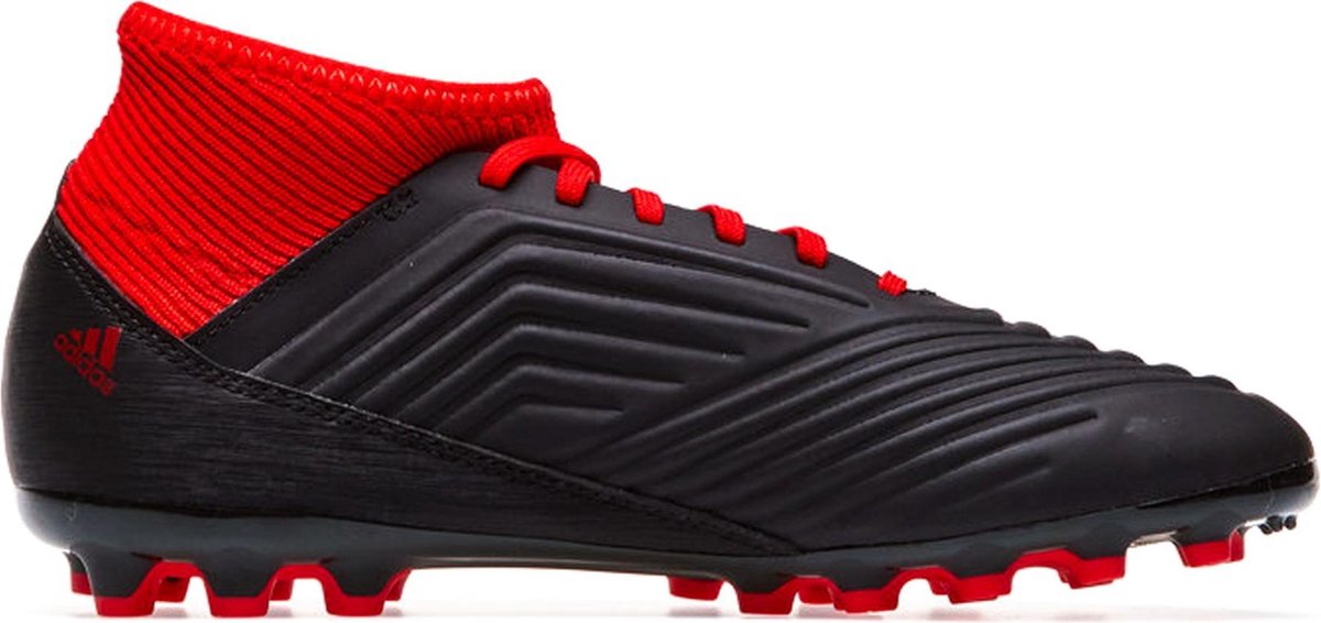 blue red and white vapormax