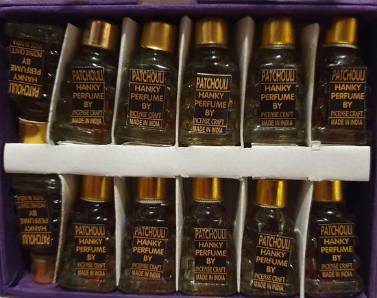 Parfumolie – Patchouli – Set 12 flesjes á 5 ml – Te gebruiken als parfum of in waxinelichtbrander