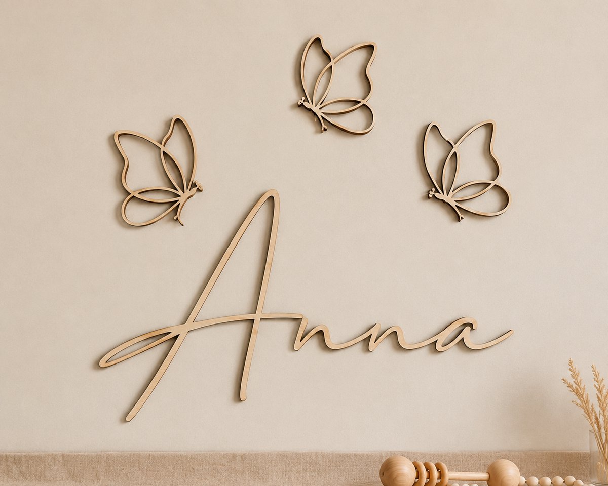 Gepersonaliseerde Houten Naamdecoratie met Vlinders | 50 x 20 cm | Wanddecoratie Babykamer & Kinderkamer | 5 mm Hout | Uniek Kraamcadeau