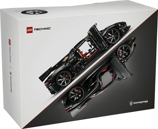 Witte LEGO Technic Koenigsegg doos met afbeelding van twee zwarte sportwagens.