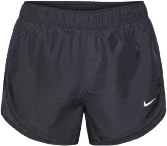 Nike Dri-Fit short voor dames in het zwart, met een elastische tailleband en een klein wit Nike logo op de rechterpijp.