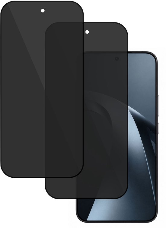 Twee donkere privacy screenprotectors naast en op een smartphone met een grijze, abstracte achtergrond.