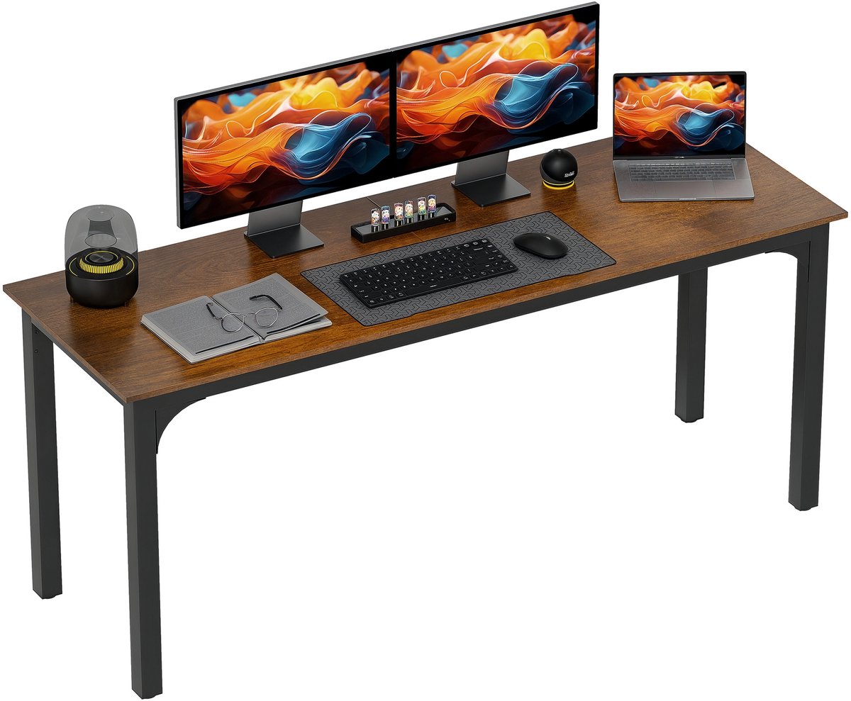 Bureau - computerbureau - rustiek ontwerp - veel ruimte - spaanplaat - bruin