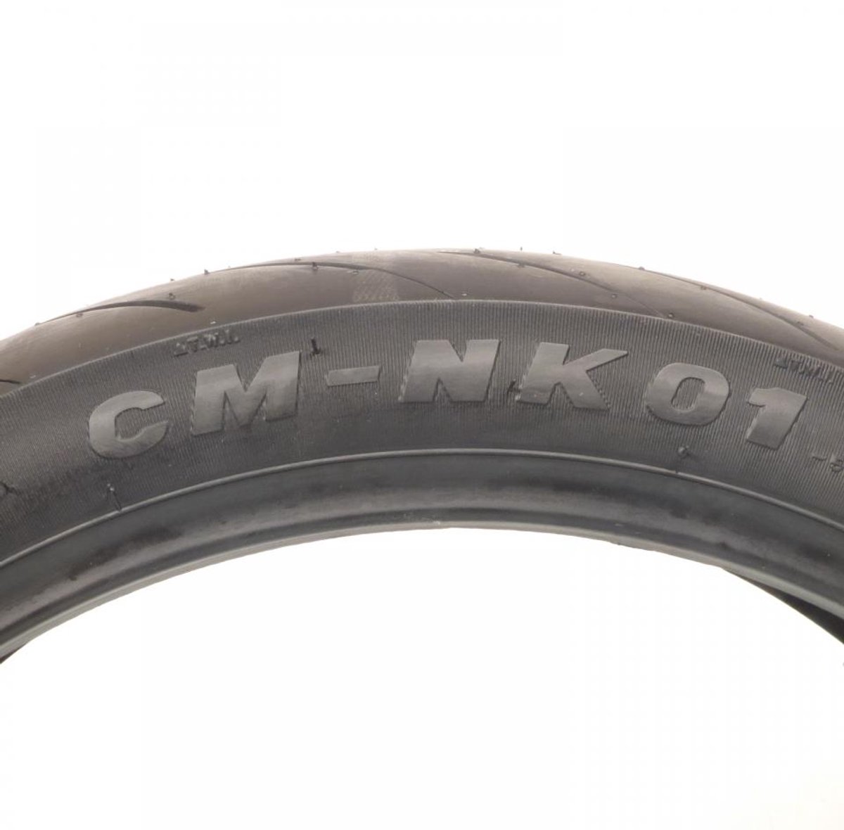 Band tubeless 130-70-17 CST voor motor CM-NK01 Nieuw