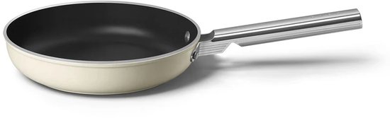 Crème kleurige koekenpan met RVS handvat.