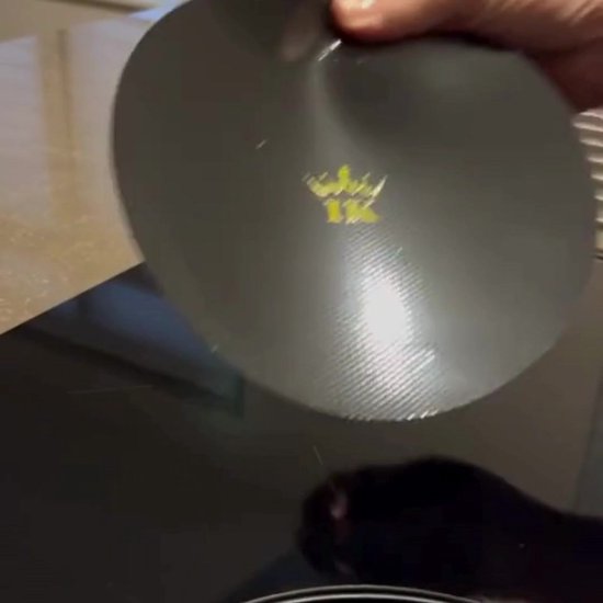 Induction Kings - Premium Inductie Beschermer Matten – 6 Matten + Gratis 3 Luxe Hangers - Zwart - BOOSTER Functie - Anti-Slip - Stijlvol - Inductiekookplaat - Inductie Mat - Kookplaat Beschermer - Anti Slip Mat - Koken - Keuken - BPA Vrij