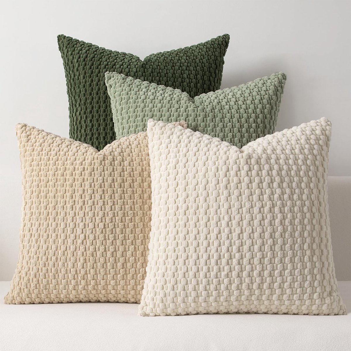 Casalora Kussenhoezen Set – 4 Stuks – 45x45 cm – Corduroy Kussenhoezen – Dubbelzijdig Gestreept – Boho Stijl – Wit, Beige, Lichtgroen & Olijfgroen – Verborgen Rits – Neutraal voor Bank & Slaapkamer
