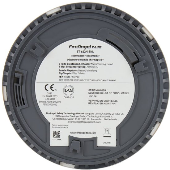 Onderkant van de FireAngel P-LINE ST-622 rookmelder met serienummer en CE-markering.
