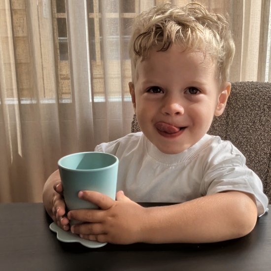 STEDDI - Open drinkbeker/oefenbeker voor Peuters en Kinderen - Valt niet om - Geen rietje of tuitje; essentieel voor een gezonde ontwikkeling van de mond - aanbevolen door logopedisten en pedagogen - Set van 2 - Groen - Inhoud 150ML — afbeelding 4