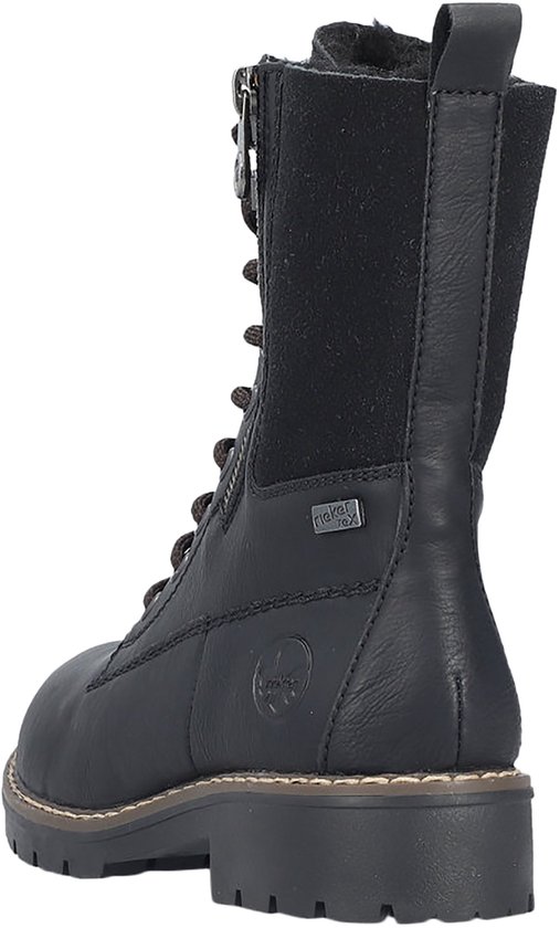Zwarte Rieker veterboot van leer met rits, veters en suède accenten.