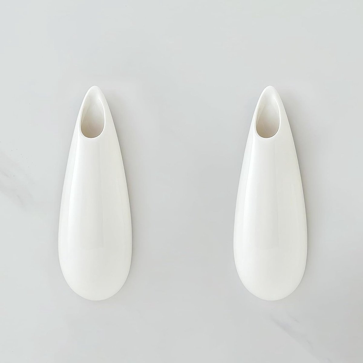SnelShoppen - Set van 2 Witte Keramische Wandvazen 20 cm - Moderne Hangende Muurplanthouders voor Binnen - Ideaal voor Succulenten, Bloemen en Kunstpl