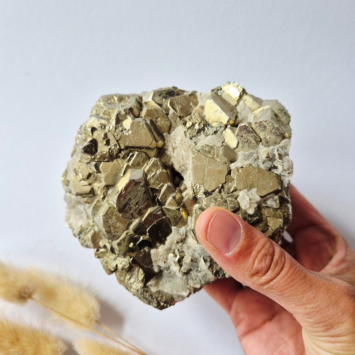 Grote Pyriet Cluster op Matrix – 1462 gram