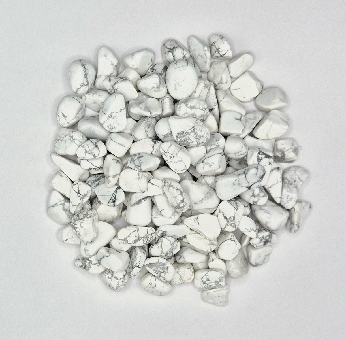 Edelsteen Kalmerend Howliet Chips Trommelstenen 1-3cm (100 gram)