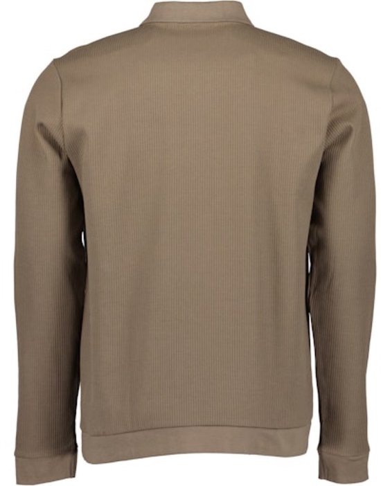 Bruin poloshirt met lange mouwen en fijne verticale ribbelstructuur, de achterkant is effen.