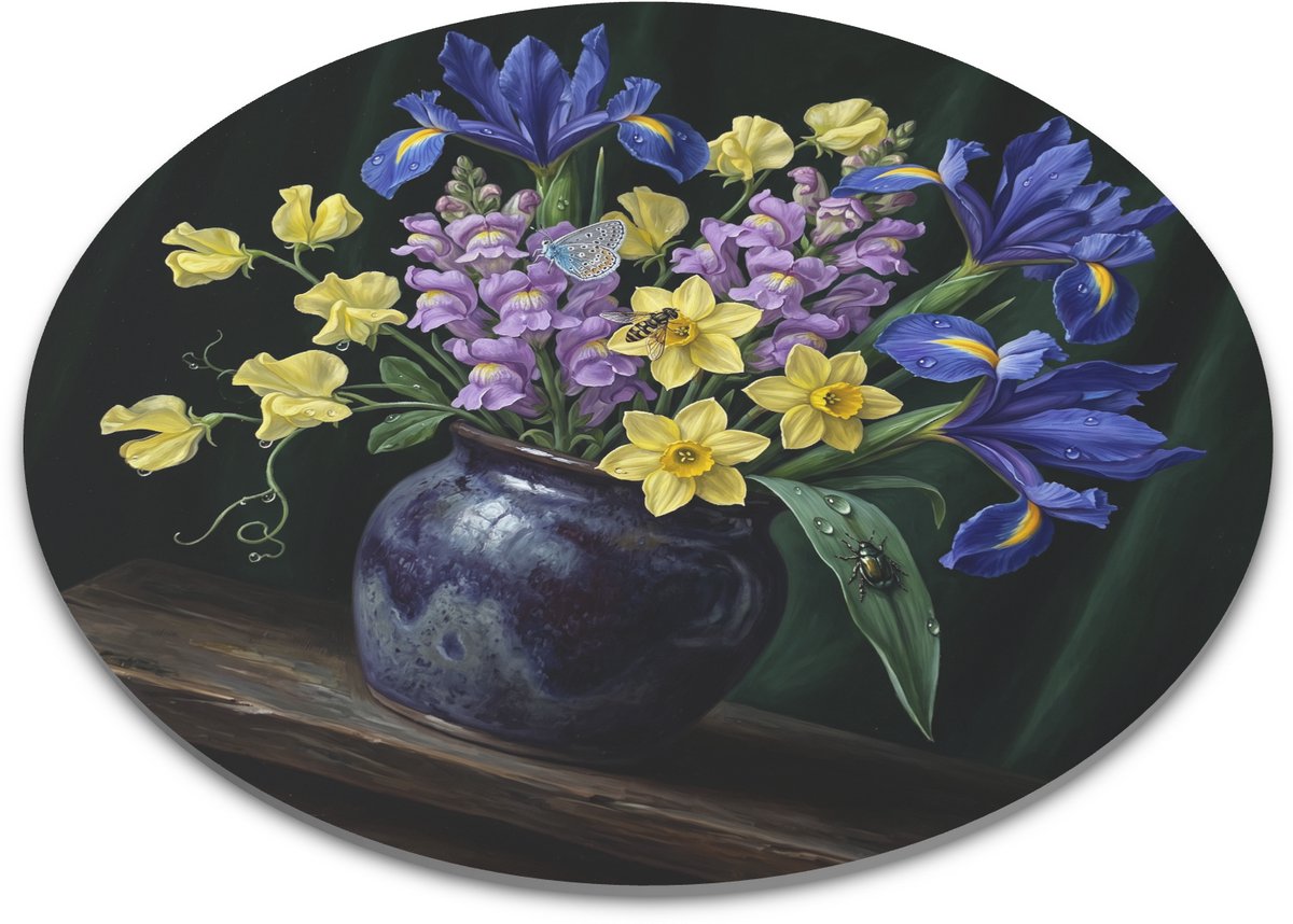 Ronde muismat met sfeervol stilleven van paarse irissen en gele narcissen in keramieke pot - Klassiek lenteboeket met vlinder - Bureauonderlegger - Muismat rond 22 cm