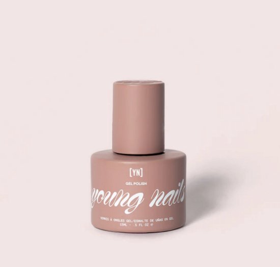 Young Nails Gelpolish 027 Salty Laugh flesje in de kleur lichtbruin.