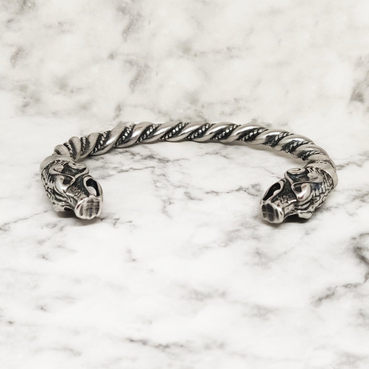 Mei’s Viking Wolf Ring - Viking Armband - Wolf - 316L RVS - Zilver - polsmaat 17 t/m 21 cm
