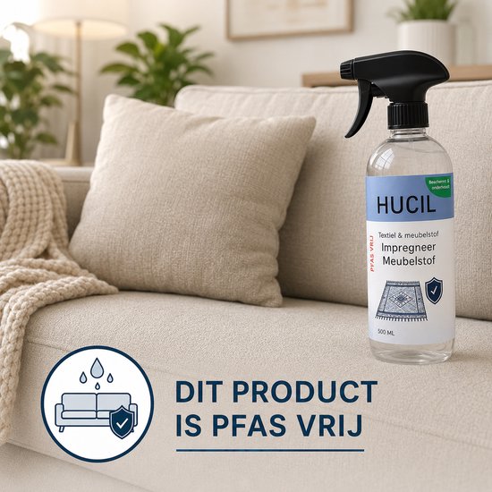 Hucil impregneerspray voor meubelstof, op een bank, dit product is PFAS vrij.