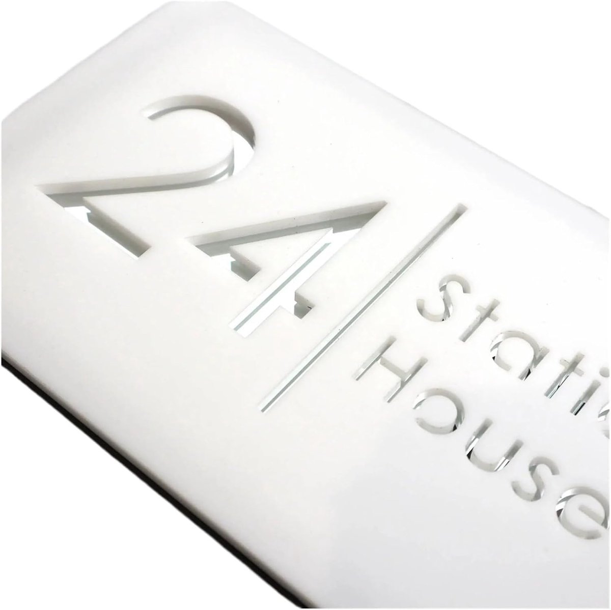 Huisnummer Bord - Adres Naam - Deur Decoratie - 3D Drijvend Effect - 15x35cm - Wit Zilver