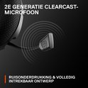 Close-up van de ClearCast microfoon van een gaming headset, die volledig kan worden ingetrokken. Met geluidsgolven die ruisonderdrukking aanduiden.