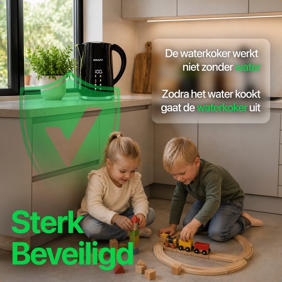 Zwarte KRAFT waterkoker met LED-display in een keuken. Twee kinderen spelen op de vloer. "Sterk Beveiligd"