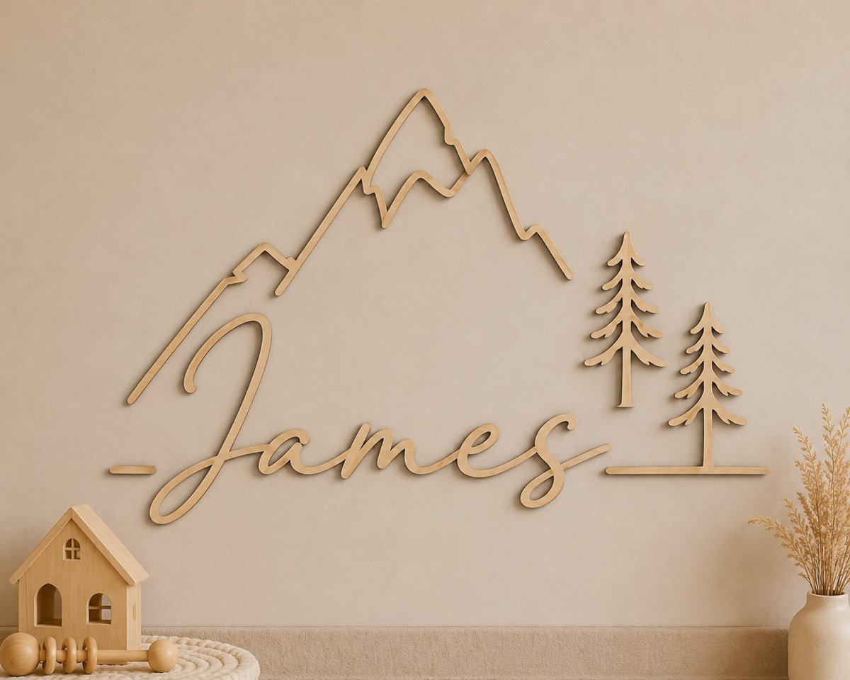 Gepersonaliseerde Houten Naamdecoratie Bergen – 50 x 25 cm – Wanddecoratie Babykamer & Kinderkamer – 5 mm Hout – Uniek Kraamcadeau
