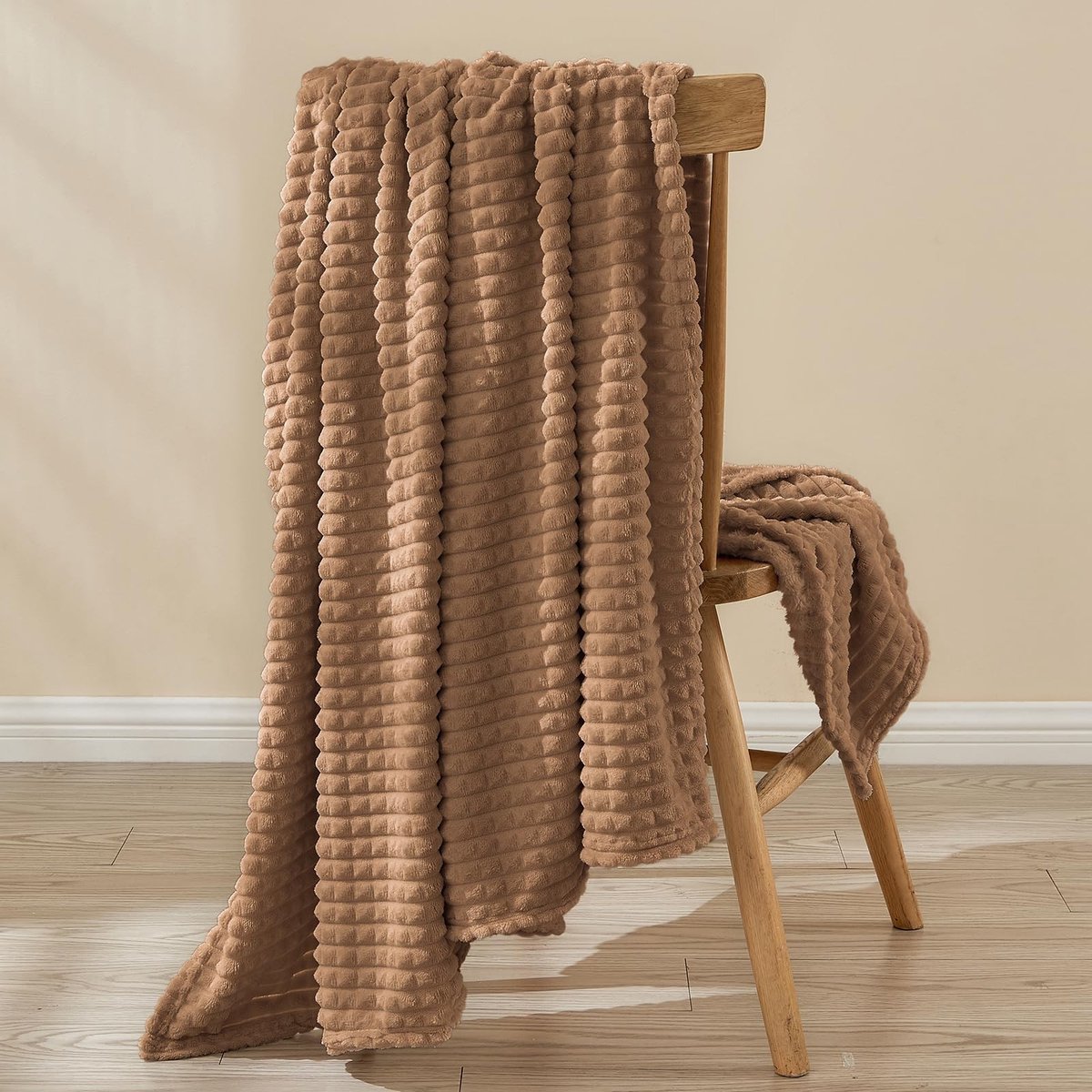 Omgoods - Luxe Fleece Dekentje voor Sofa en Bed in Bruin