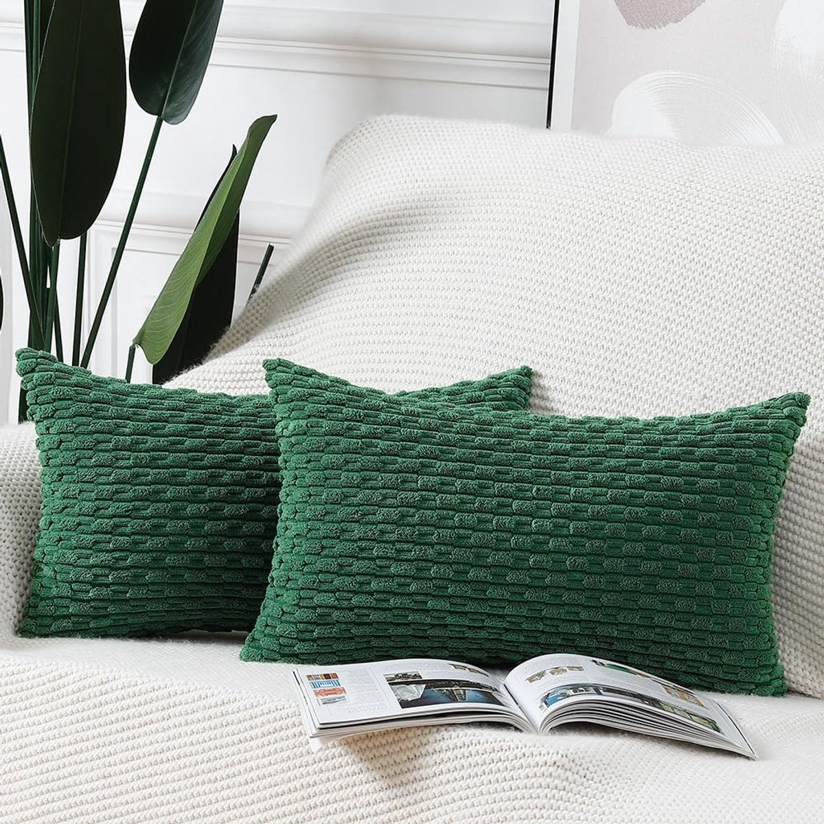 Omgoods - Set van 2 Groene Corduroy Kussenhoezen 30 x 50 cm