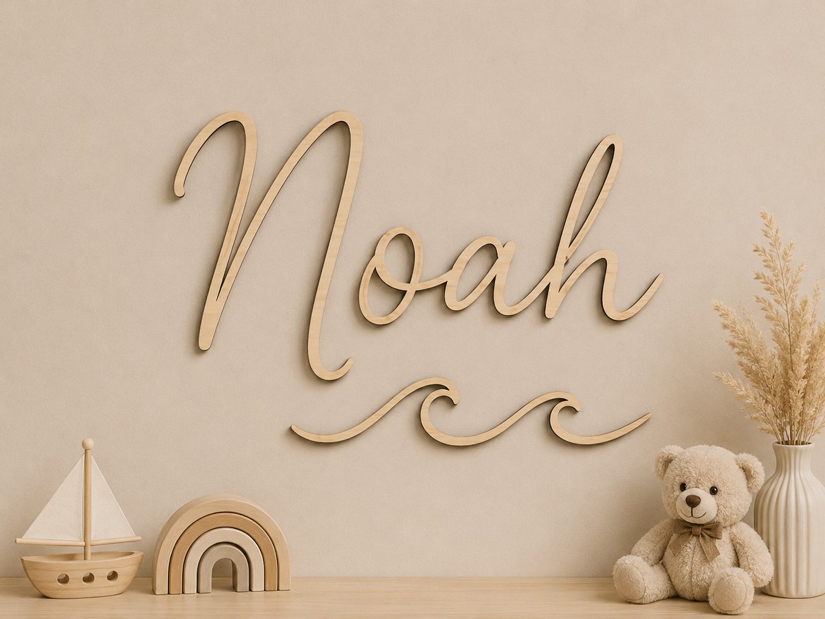 Gepersonaliseerde Houten Naamdecoratie met Golven – 50 x 25 cm – Wanddecoratie Babykamer & Kinderkamer – 5 mm Hout – Uniek Kraamcadeau