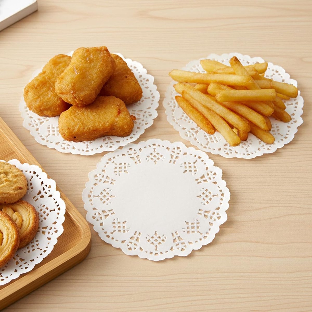 Papieren onderzetters 300 stuks - 9 cm - wit met kant - perfect voor bruiloften - ShopVlot