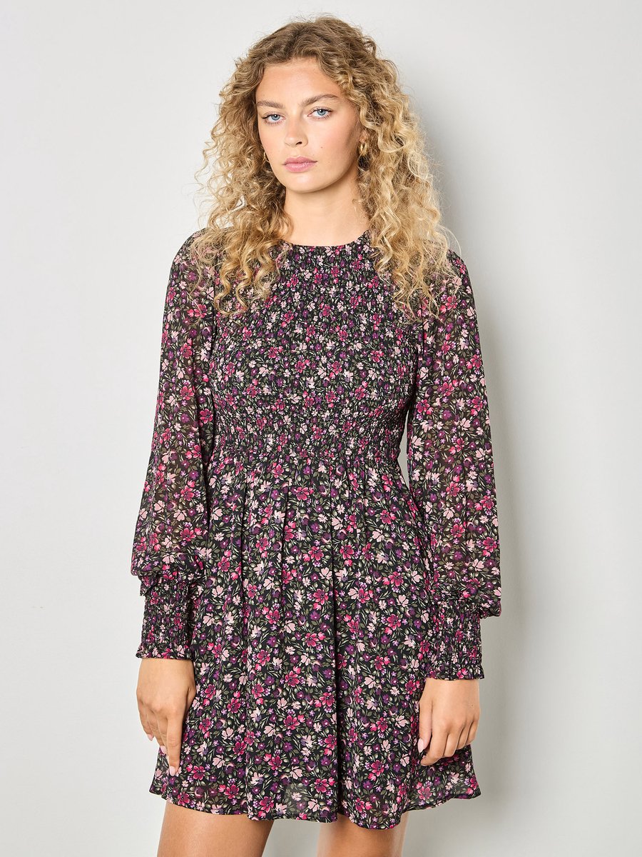 Mini-jurk met smockwerk en kleine bloemenprint