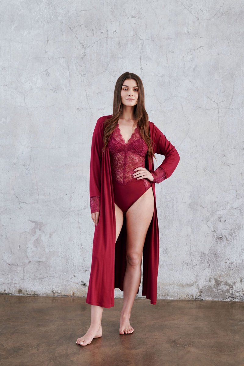 Klassieke robe in wijnrood