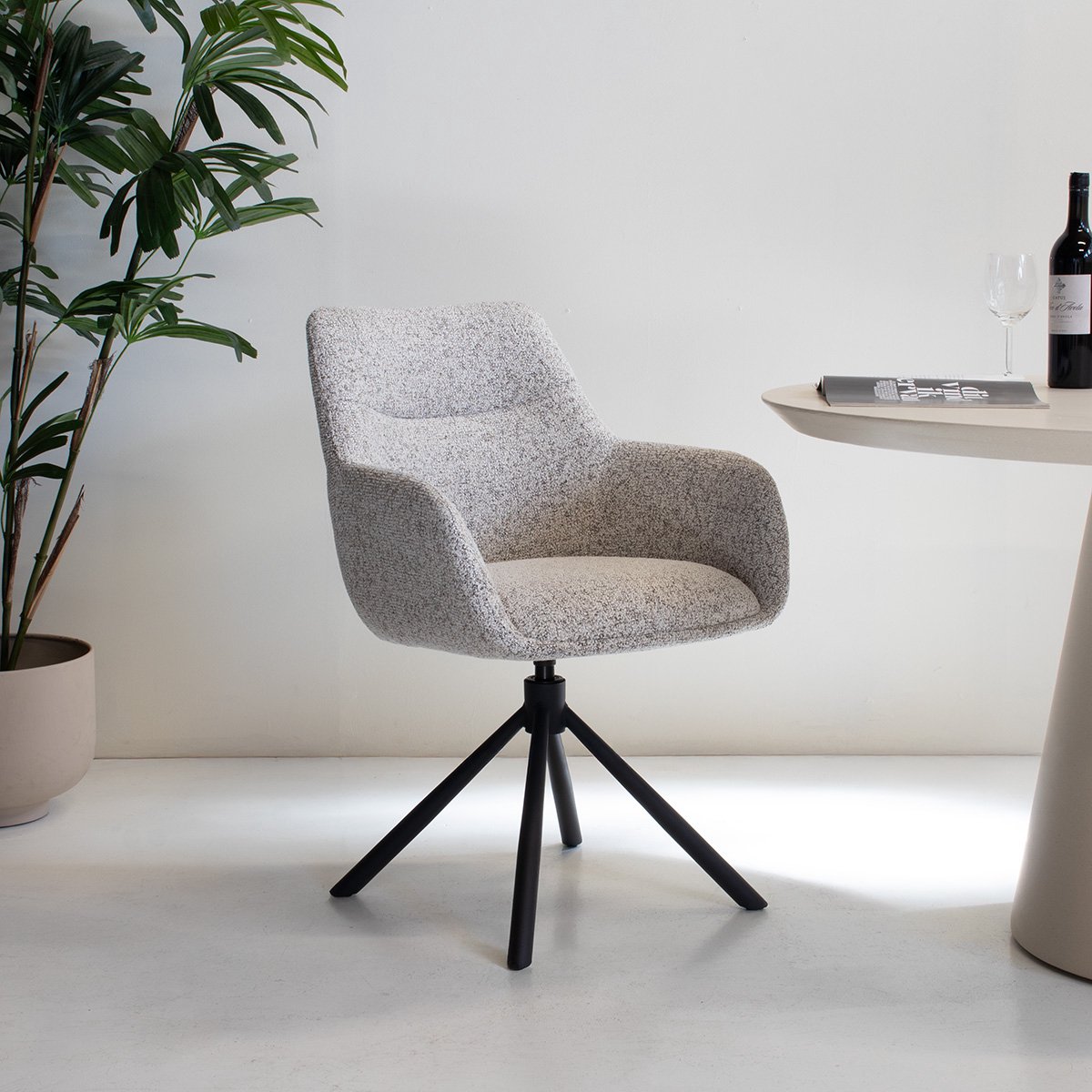 DÉJA Living Eetkamerstoel Noé - Beige/Zwart - Draaibaar - Set van 2