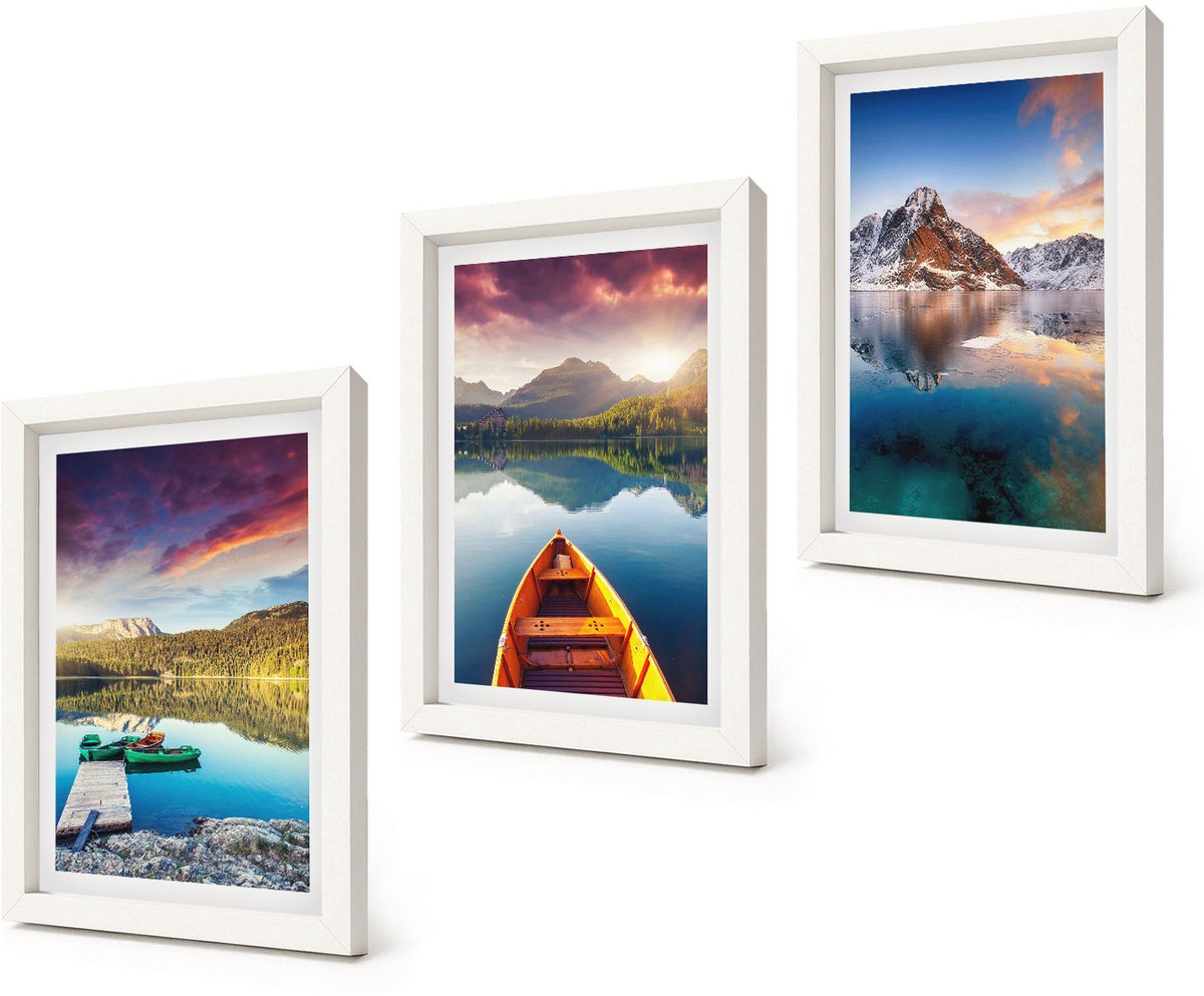 Coloray 3-Delige Schilderij Set - Rustige meren met berglandschap en boot - 20x30 - Muurdecoratie - Wanddecoratie - Hal - Decoratieve Schilderijen