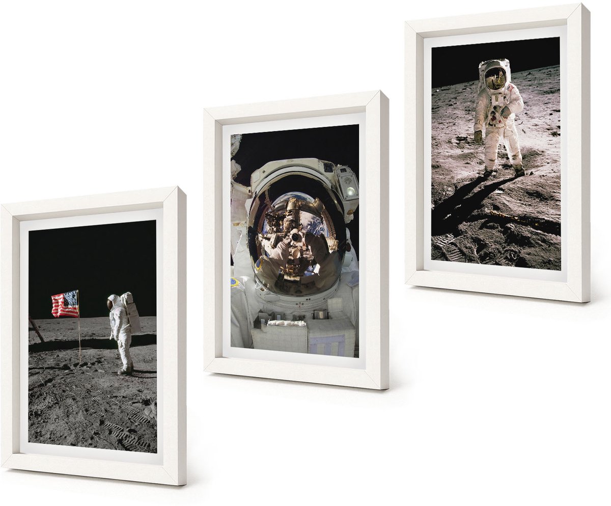 Coloray 3-Delige Schilderij Set - Maanlanding met Astronauten - 20 x 30 cm - Maanlanding - Ruimtevaart - Wanddecoratie - Muurdecoratie - Zwart