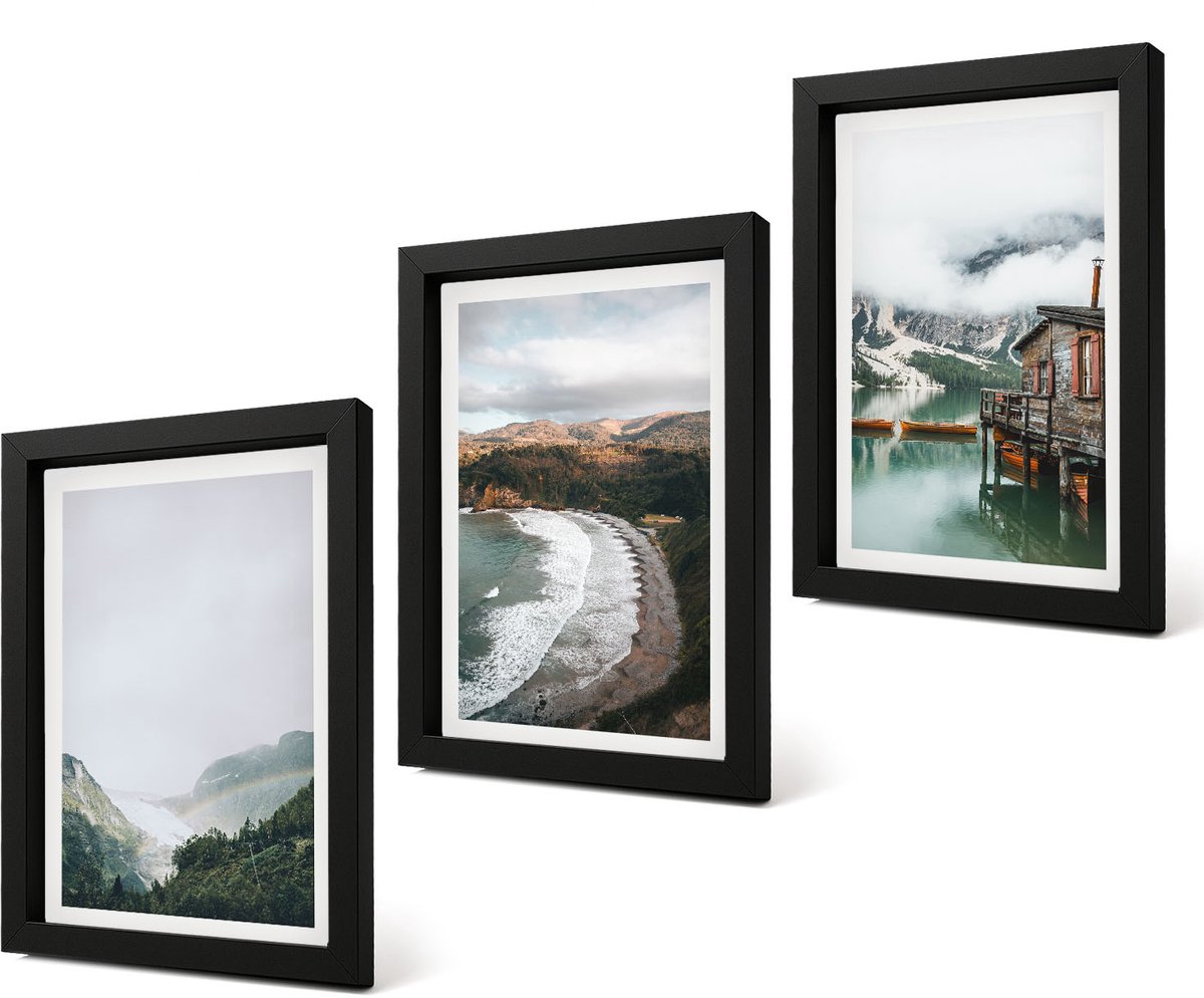 Coloray 4-Delige Schilderij Set - Uitzicht op de bergen en het strand met wolken en water. - 20 x 30 cm - Wanddecoratie - Muurdecoratie - Moderne Interieurdecoratie