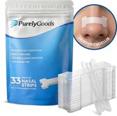 Verpakking Purely Goods neusstrips met 33 stuks, huidvriendelijk en met extra kleefkracht. Een close-up toont een strip op een neus.