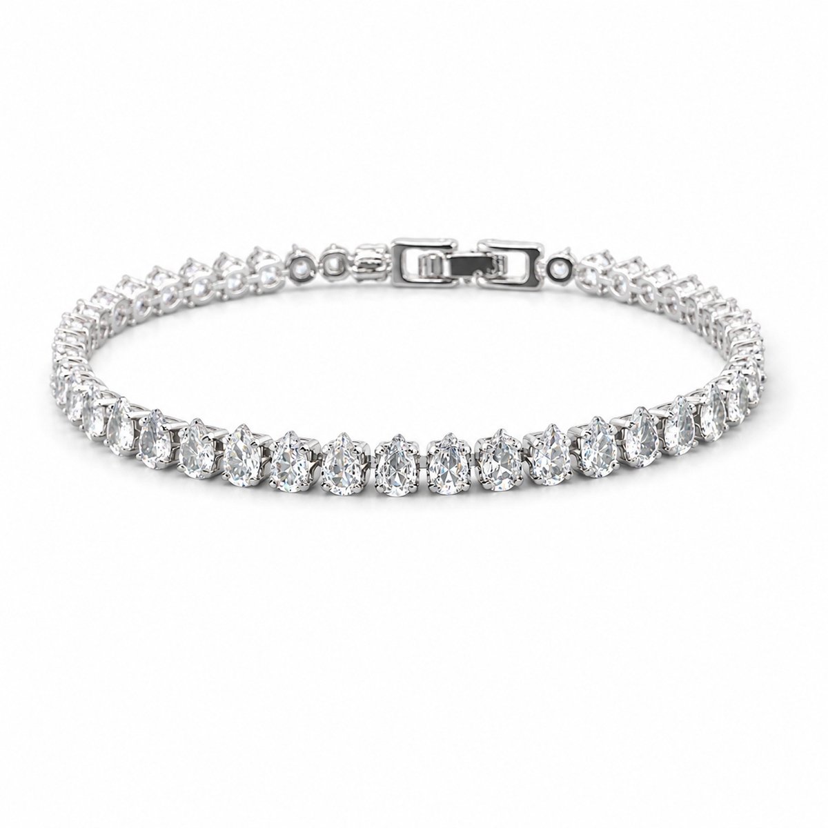 Zilverkleurige dames tennisarmband met kleurloze druppelvormige Cubic Zirconia steentjes - lengte 19 cm