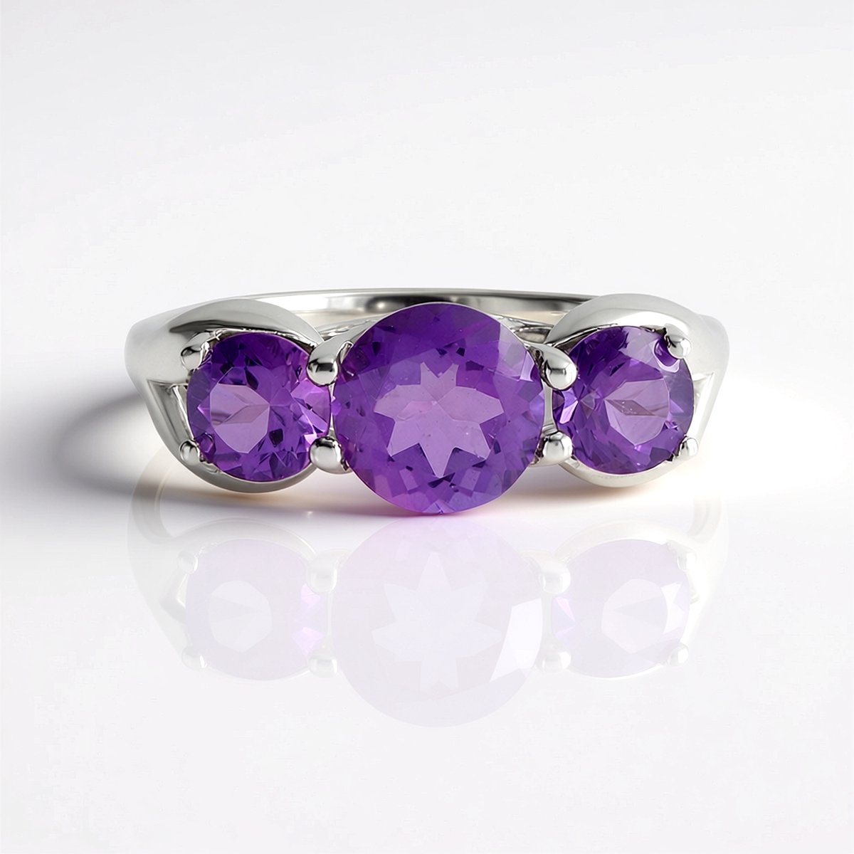 Cavill - Zilveren Ring met Siberische Amethist - 925 Sterling Zilver Platina Coating - 1,783 Ct - Elegante Damesring - Ring met Paarse Edelstenen