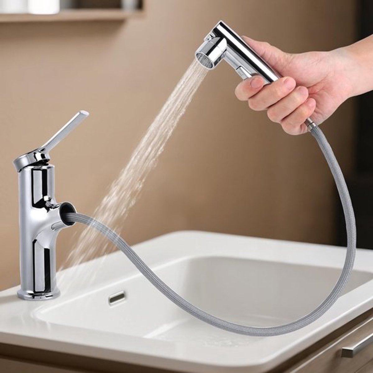 Mengkraan voor wastafel met uittrekbare sproeier, ideaal voor warm en koud water, perfect voor toiletten en afvoeren