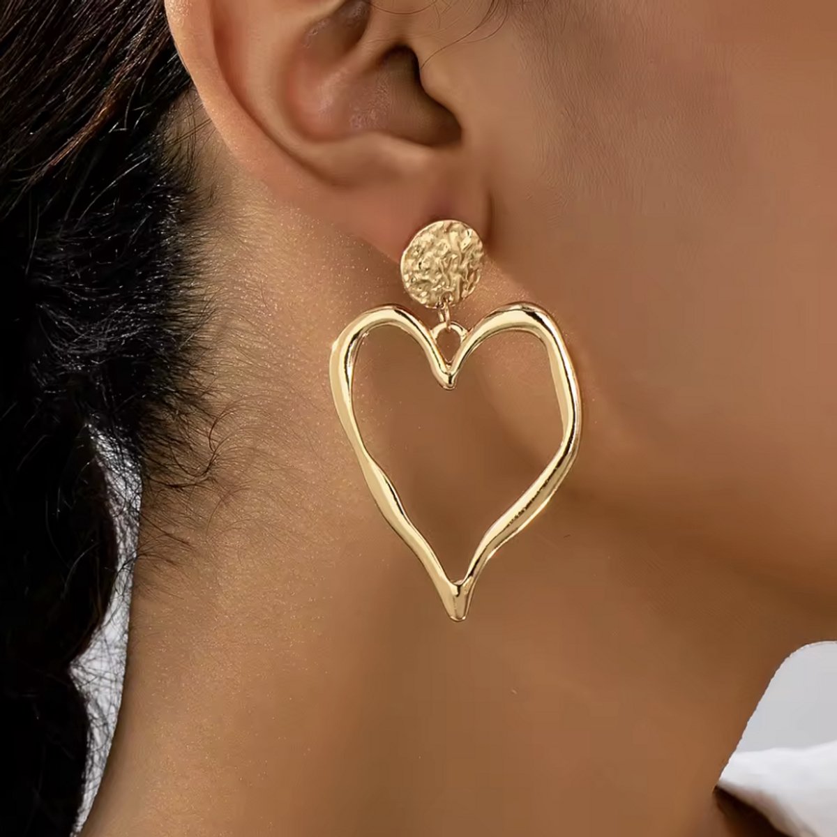 Oorbellen - Kleur: Goud - Statement Earrings - Grote Oorbellen - Hartje / Chique - Uniek Design - Hoge Kwaliteit - RVS / Stainless Steel - Verkleurt niet - Party Oorbellen - Oorringen / Oorhangers - Dames / Vrouwen - Incl. Luxe Verpakking