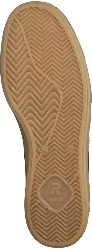 Onderkant van een bruine Rieker sneaker met tan zool.