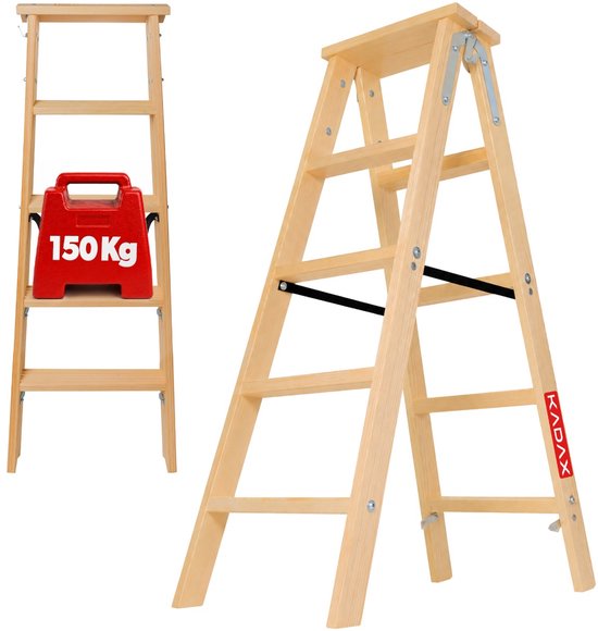 Houten bokladder, deels met een rode bak met '150 Kg' erop.
