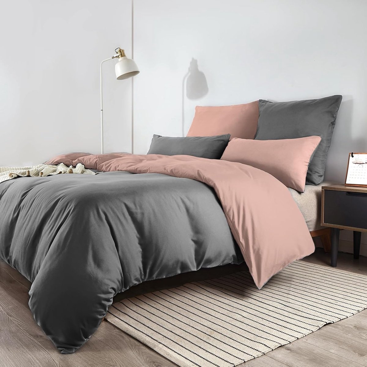 SnelShoppen - Luxe Bedlinnen Set 200 x 200 cm Grijs Roze - Microfiber Dekbedovertrek 2-delig met Kussensloop 80 x 80 cm - Kreukvrij en Strijkvrij - Pe