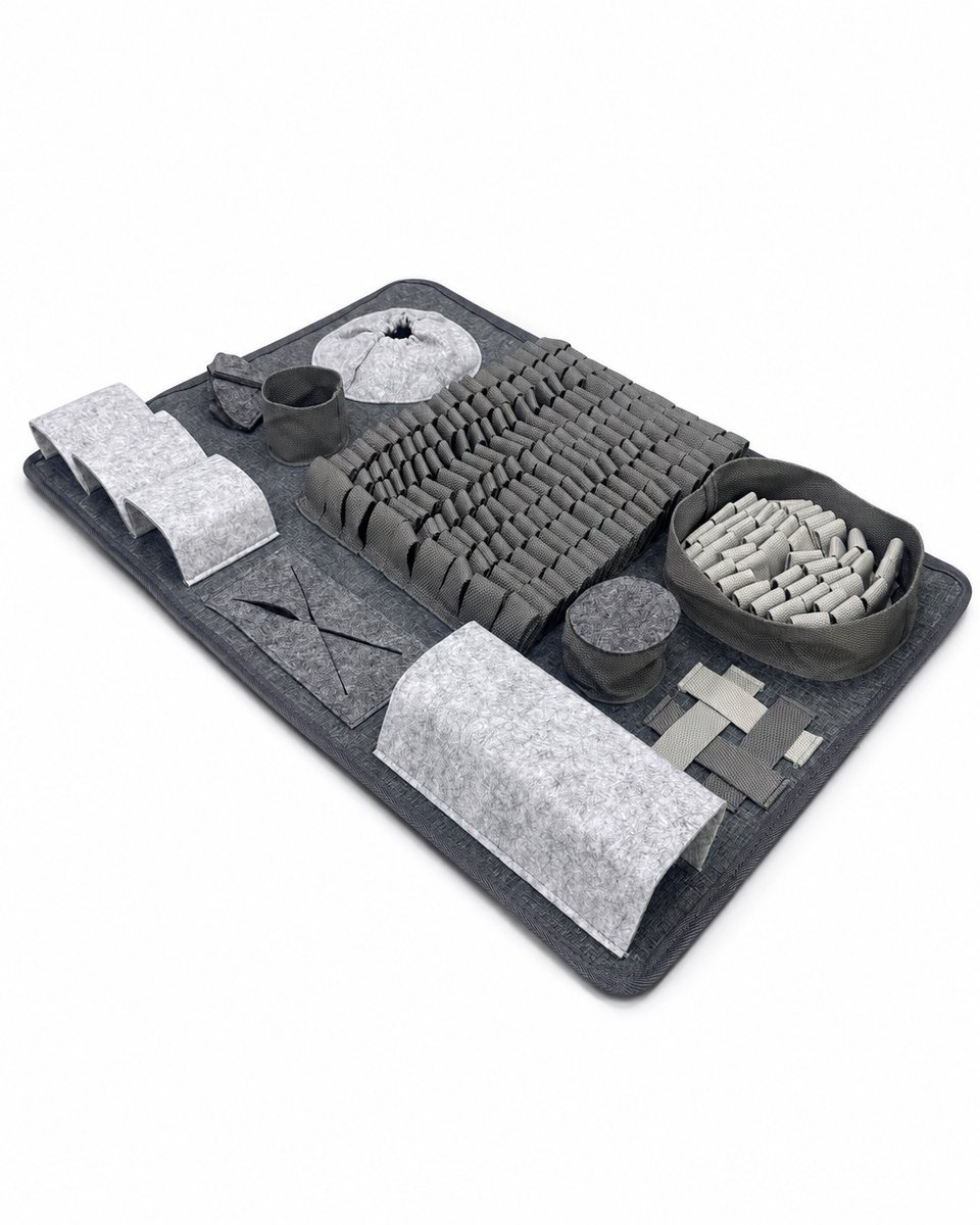 ZoeZo Snuffelmat Hond 65 x 45 cm - Anti-Schrok Voermat - Slowfeeder - Likmat - Denkspel met 10 Zoekzones - Verschillende Moeilijkheidsniveaus - Grijs thumbnail 5