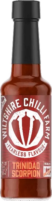Fles Wiltshire Chilli Farm Trinidad Scorpion saus met label 'FEARLESS FLAVOUR'.