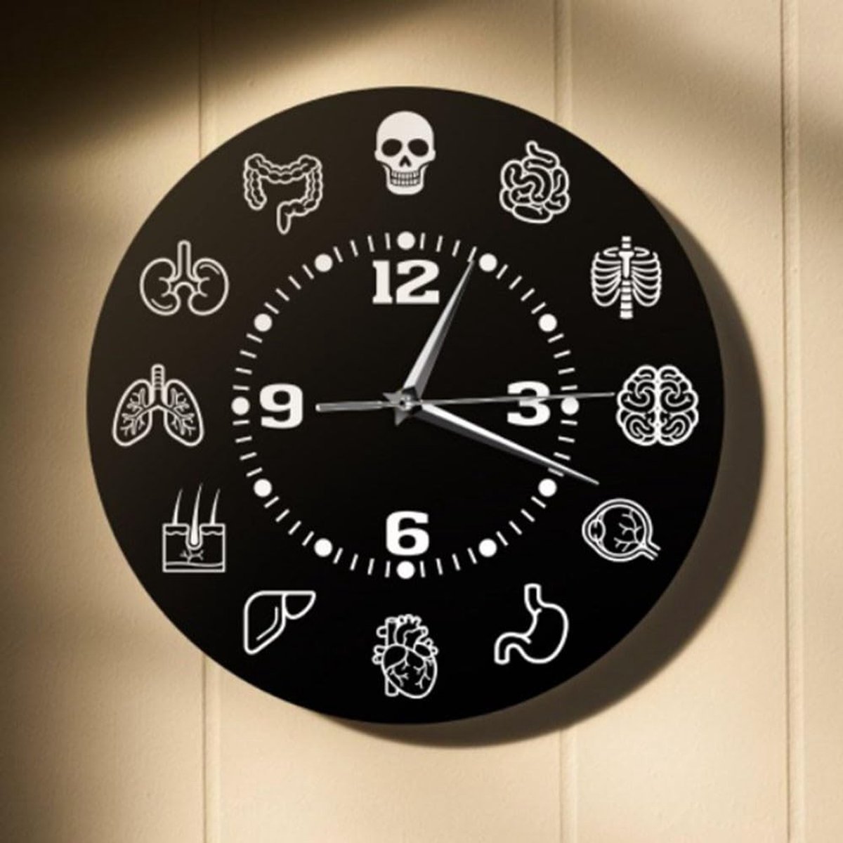 Wandklok met stille kwartsbeweging - Creatief wiskundig ontwerp